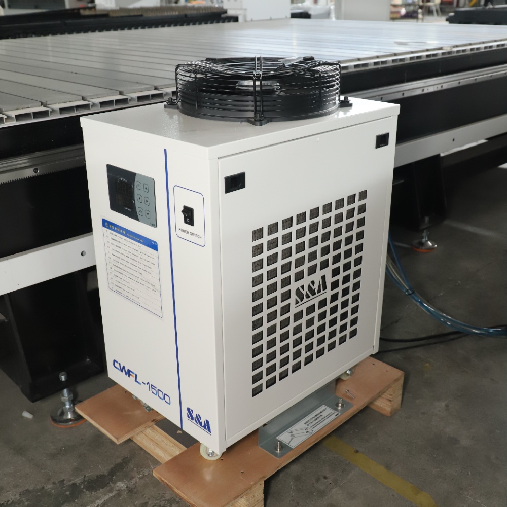 Industrial Fiber Laser Cutting Machine - Machine de découpe laser à fibre